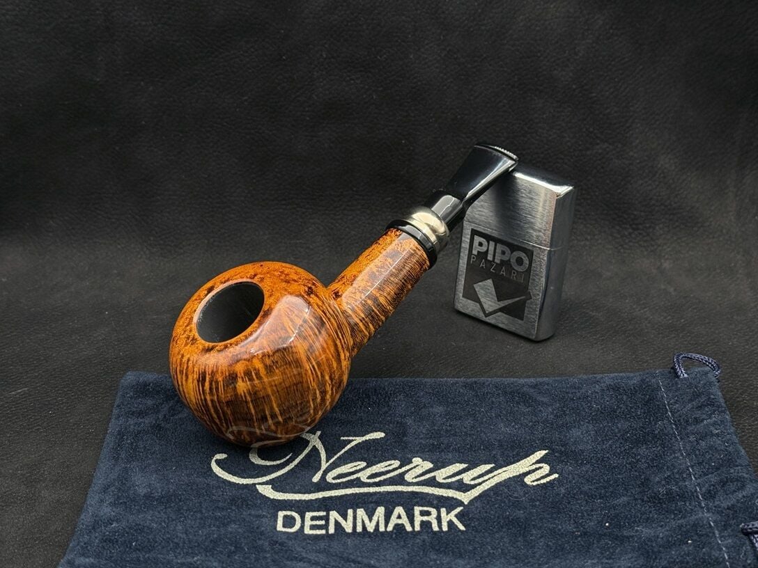 PEDER JEPPESEN NEERUP CLASSIC GR5 BILLARD - Damarlarında Işık Taşıyan Dingin Form