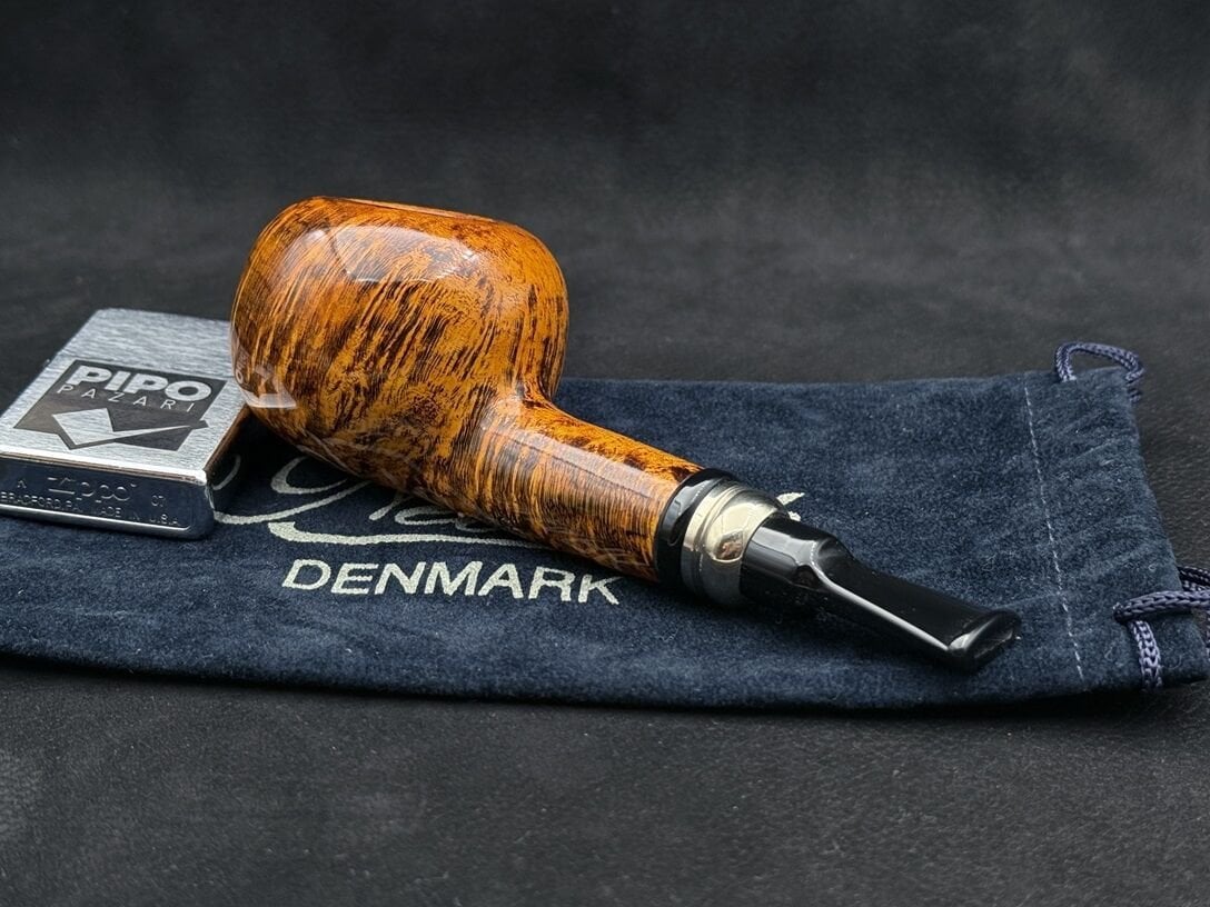 PEDER JEPPESEN NEERUP CLASSIC GR5 BILLARD - Damarlarında Işık Taşıyan Dingin Form