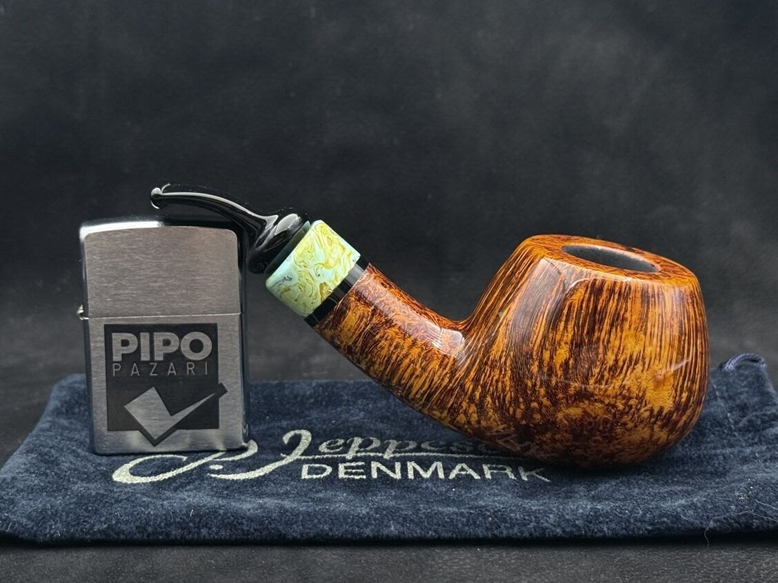 PEDER JEPPESEN IDA EASY CUT GR5 BENT - Yeşil Işıltının Etrafında Denge Bulan Form