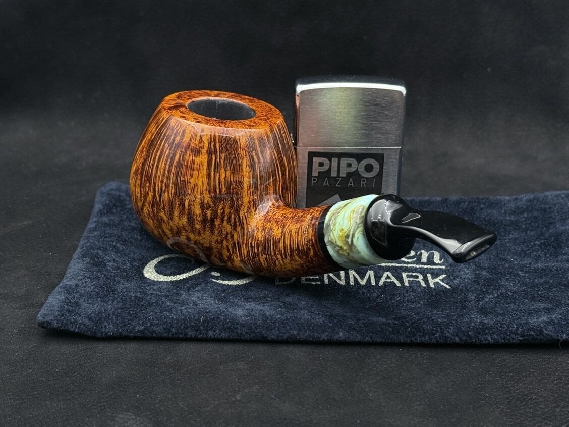 PEDER JEPPESEN IDA EASY CUT GR5 BENT - Yeşil Işıltının Etrafında Denge Bulan Form