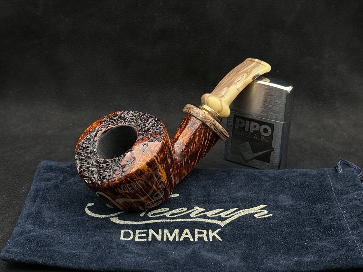 PEDER JEPPESEN NEERUP STRUCTURE GR5- Kremle Taçlanan Derinlikli Bir Gövde