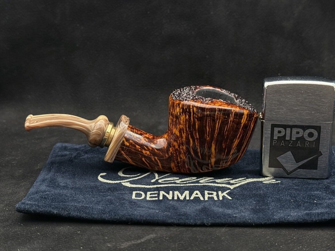 PEDER JEPPESEN NEERUP STRUCTURE GR5- Kremle Taçlanan Derinlikli Bir Gövde