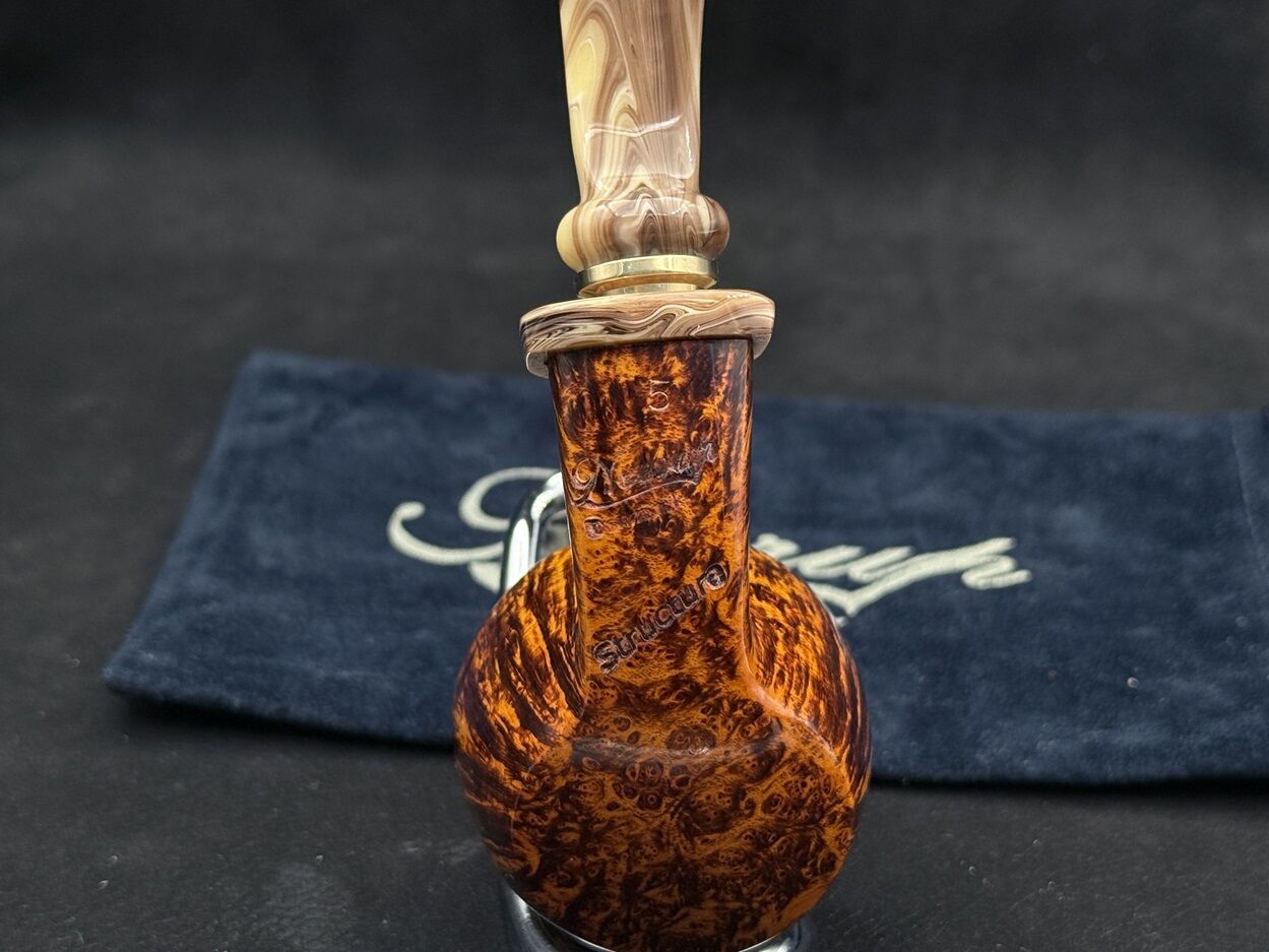 PEDER JEPPESEN NEERUP STRUCTURE GR5- Kremle Taçlanan Derinlikli Bir Gövde