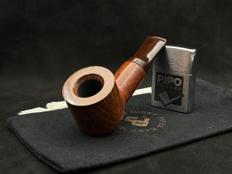 JOHNY PIPES REVERSE CALABASH 424 - Akıcı Çizgilerde Teknik Şıklık