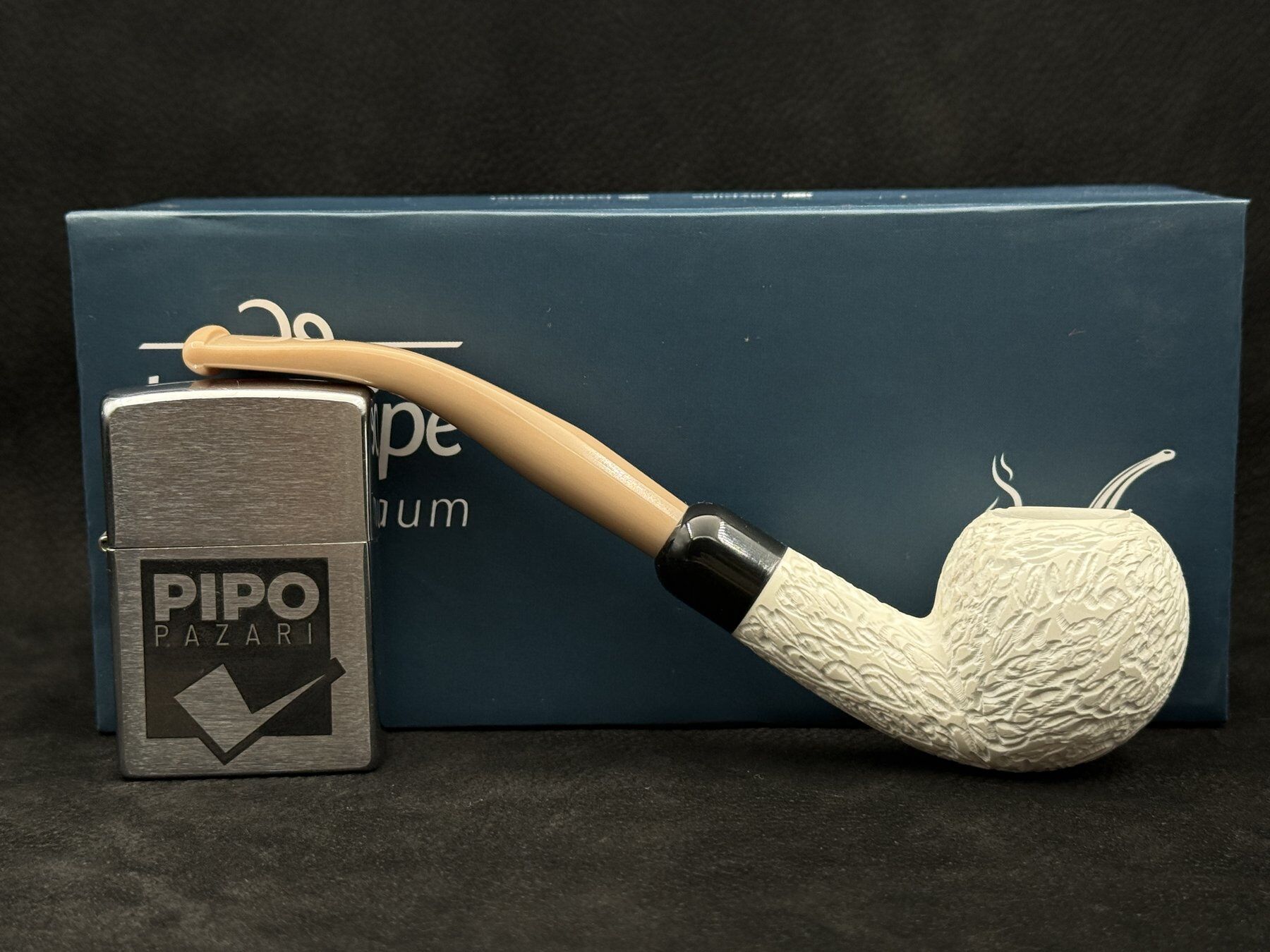 EMRE MANGALTEPE LÜLETAŞI HALF BENT YAPRAK RUSTİK MİNİ | Kompakt Form ve Krem Ağızlık Dengesi