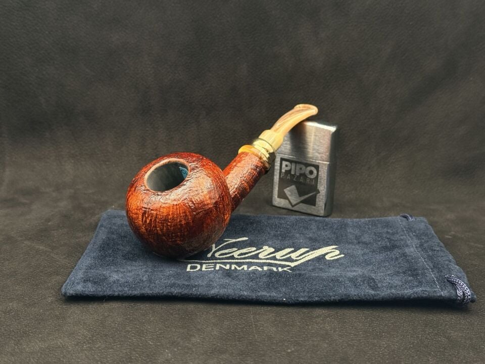 PEDER JEPPESEN / NEERUP CLASSIC GR2 1/8 BENT KUMLAMA PİPO | Krem Ağızlık & Kontrast Detay