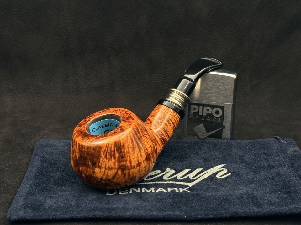 Peder Jeppesen – Neerup Classic GR4 Bent Pipo | Siyah Ağızlıkla Güçlenen Doğal Kontrast