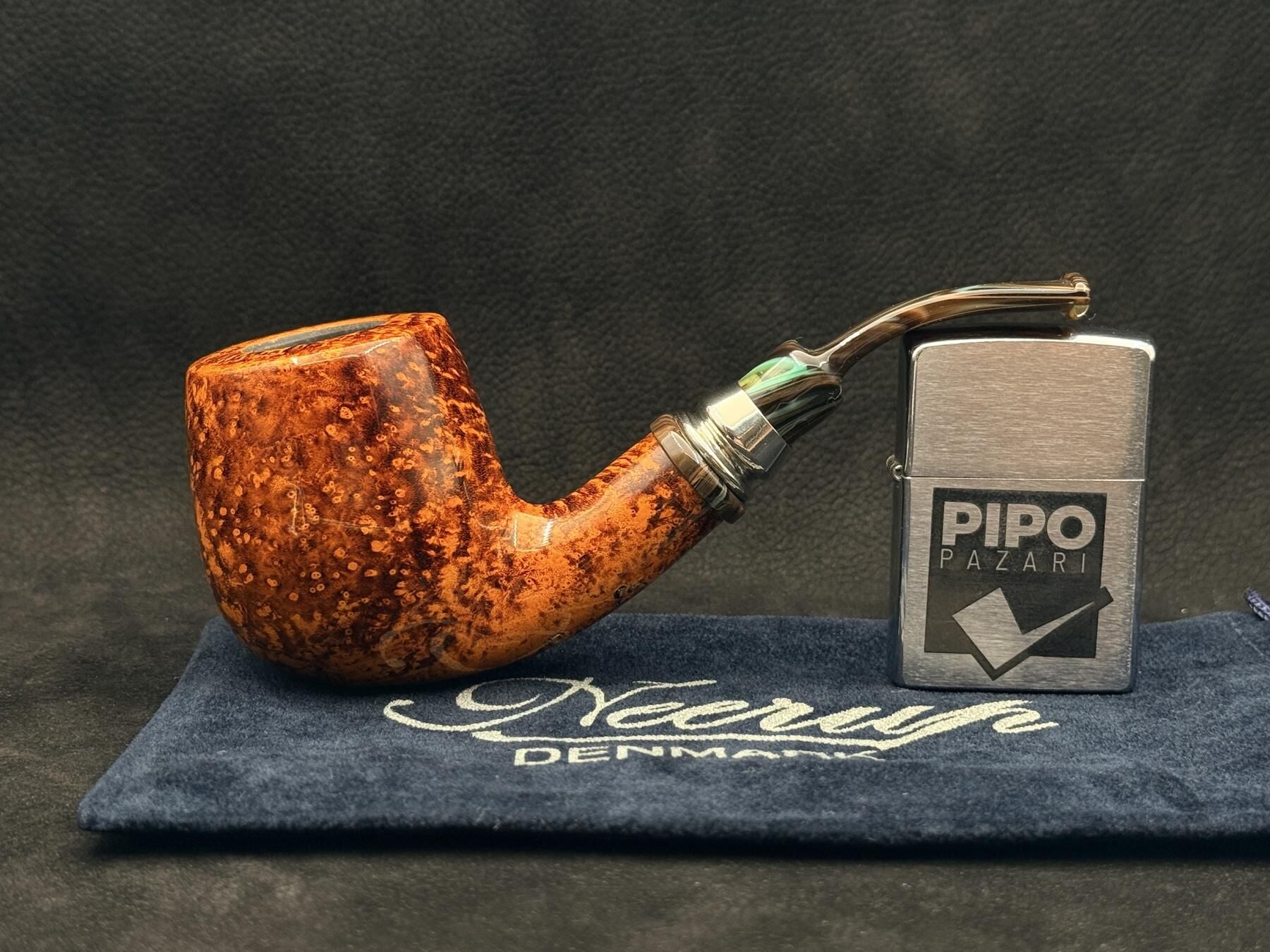 Peder Jeppesen – Neerup Classic GR5 Bent Pipo | Doğal Tonlarda Akıcı Zarafet