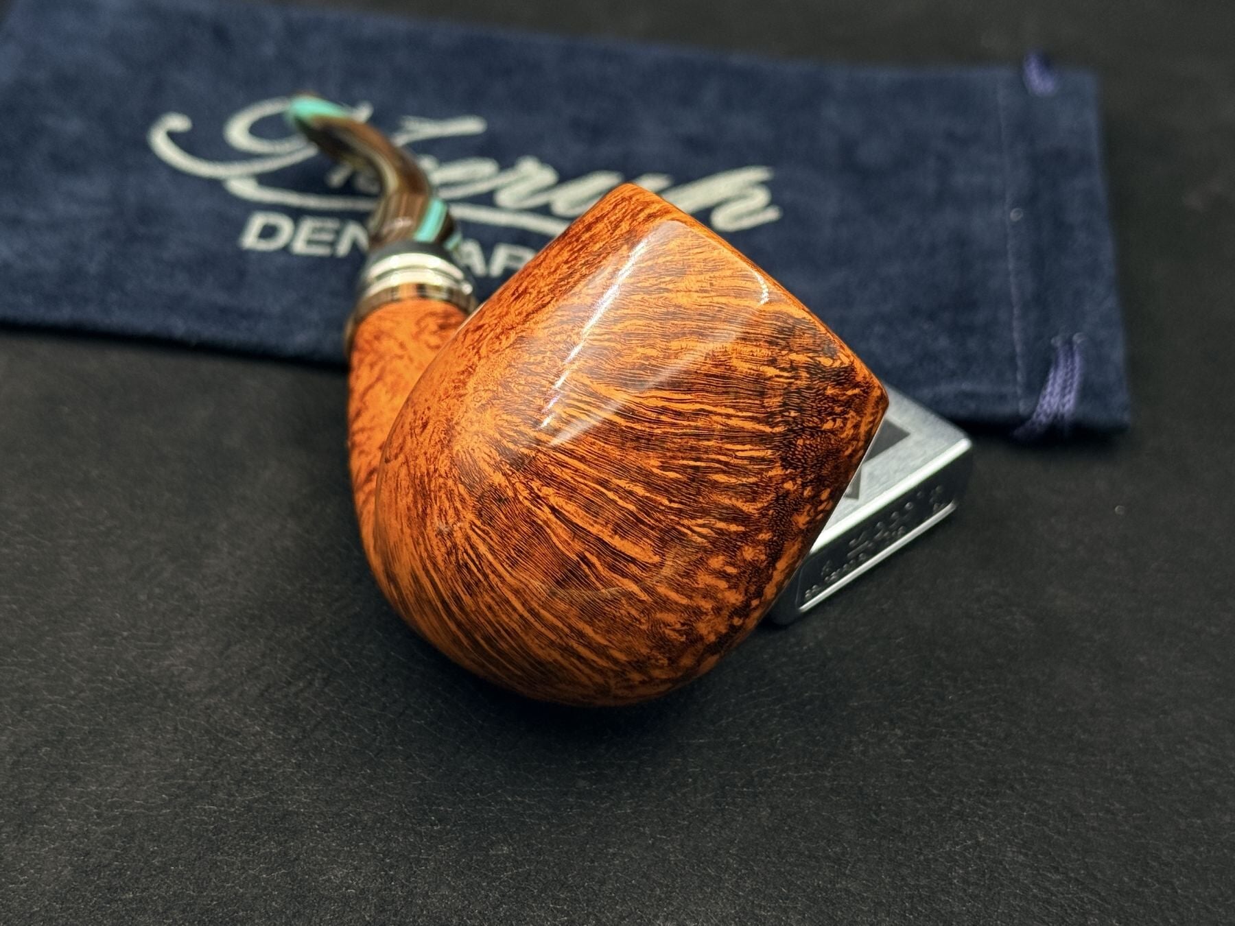 Peder Jeppesen – Neerup Classic GR5 Bent Pipo | Doğal Tonlarda Akıcı Zarafet