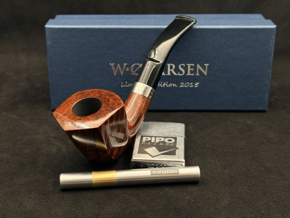 WO Larsen 2015 Limited Edition Dublin Bent Pipo | Silver Ring & 9mm Filtre