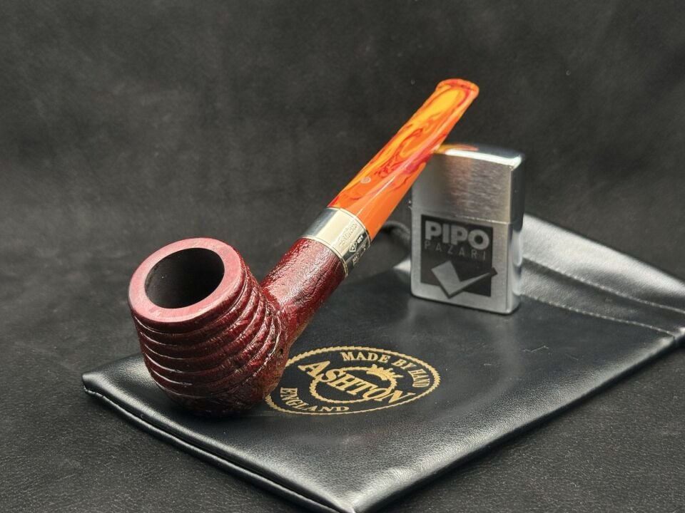 Ashton Brindle XXX Beehive Silver Sandblast Pipo | Heykelsi Form & Güçlü İngiliz Karakteri