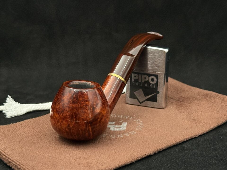 Johnypipes Cumberland 257 Pürüzsüz Bent Pipo | Kompakt Gövde & Dengeli Hat