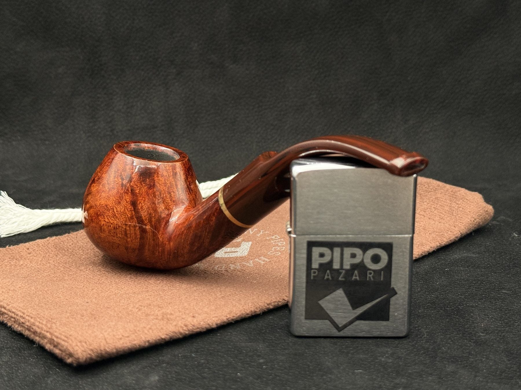 Johnypipes Cumberland 257 Pürüzsüz Bent Pipo | 9mm Filtreli