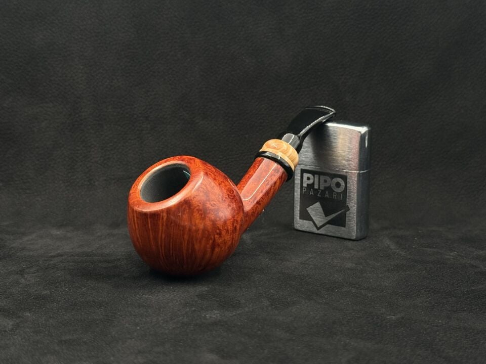 Peder Jeppesen – Neerup Classic GR2 Pipo | Klasik Form, Modern Dokunuş